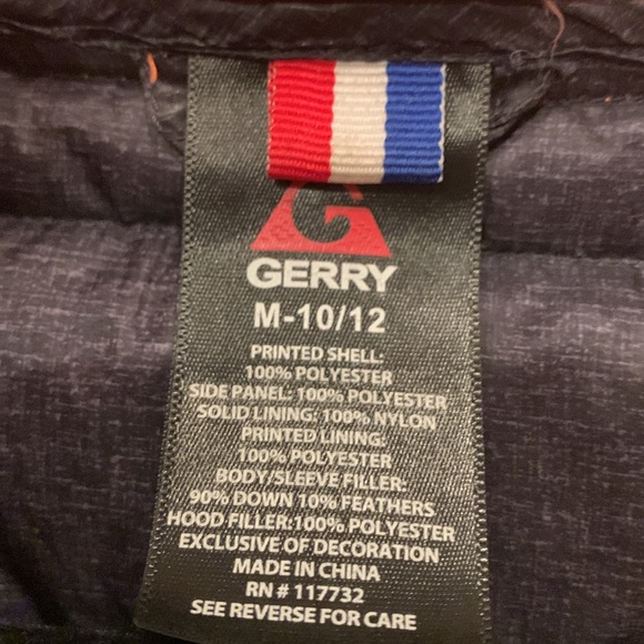 Youth Gerry puffer coat. Size Medium - Picture 3 of 3